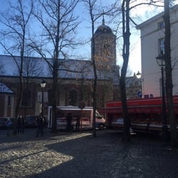 Marché du Parvis Saint-Pierre - Le marché en hiver, avec un peu moins d'exposants que d'habitude