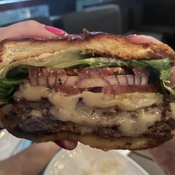 Earls Kitchen + Bar - Burger - New American Near Me - Miami, Florida Earls Kitchen + Bar - Burger - New American Near Me - Miami, Florida