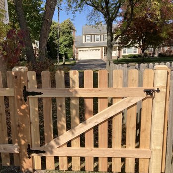 Red Cedar Fence - Northeast side fence with wide gate (for large mower access). - Fences & Gates Near Me - Wheeling, Illinois
