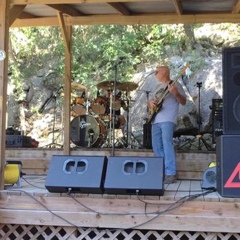 Bubba's Big Deck - Beer Bar Near Me - New Braunfels, Texas