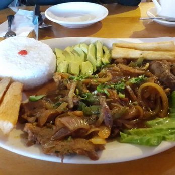 El Roble Bakery - Latin American Near Me - Elizabeth, New Jersey