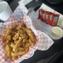 Binkie’s Pizza & Wings - 5 Piece Chicken Tender Combo with Fries