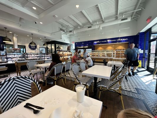 Paris Baguette by null