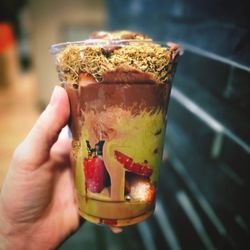 Treats ‘N Beans - Dubai chocolate pistachio strawberries