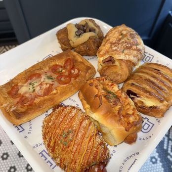 Paris Baguette - Paris Baguette Crookie, Blueberry Cream Cheese Pastry, Pepperoni Pizzetta, Ham & Cheese Pastry, Pastry Frank, Hot Dog Roll - Bakeries Near Me - Arcadia, California