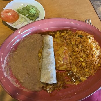 Señor Tequila Mexican Bar & Grill - Beef fajita taco and cheese enchilada with rice, beans and guacamole - Tex-Mex Near Me - Cypress, Texas Señor Tequila Mexican Bar & Grill - Beef fajita taco and cheese enchilada with rice, beans and guacamole - Tex-Mex Near Me - Cypress, Texas