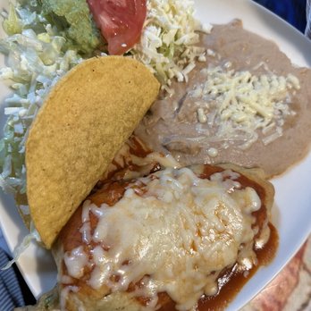 El Mejor - Lunch combo #1 (Chile replant, ground beef taco, beans and guacamole salad) this was ONLY $6.99!!! - Mexican Near Me - Richmond, Kentucky