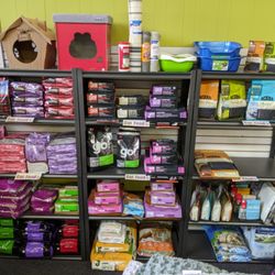 Barks and Recreation Pet Services - Barks and Rec in Trail, BC's cat food and litters.
We carry Canadian cat food brands; FirstMate, Go, Now, Acana, and Orijen.