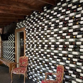 Corona del Valle - Cool wall - Wineries Near Me - Valle de Guadalupe, BCN