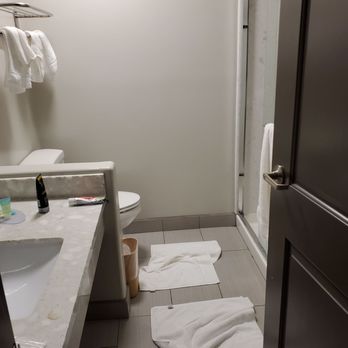 Tarzana Inn - This is after showering..but it's really clean before we used it. - Hotels Near Me - Tarzana, California Tarzana Inn - This is after showering..but it's really clean before we used it. - Hotels Near Me - Tarzana, California