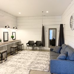 Spring Valley Wedding And Events - Girls changing room.
