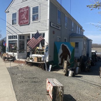 Howard's Flying Dragon Antiques - storefront - Antiques Near Me - Essex, Massachusetts