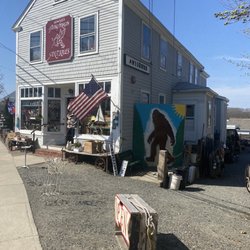 Howard's Flying Dragon Antiques - Storefront