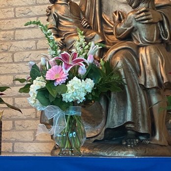 Ye Olde Yardley Florist - $120 arrangement - Florists Near Me - Yardley, Pennsylvania Ye Olde Yardley Florist - $120 arrangement - Florists Near Me - Yardley, Pennsylvania