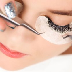Mayas Eyebrow Threading Lashes & Henna Design