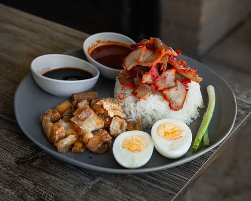 Must Be Thai by null