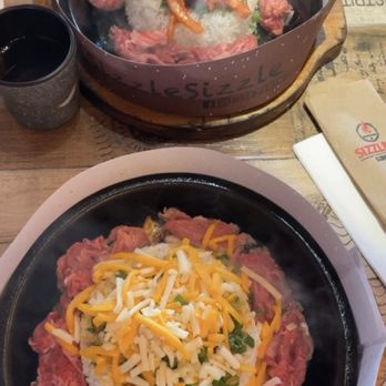 Sizzling Lunch - Curry beef rice with cheese and Kimchi Beef Pepper Rice - Japanese Near Me - San Jose, California