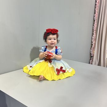 Photo Perfections - Snow White baby - Session Photography Near Me - Glendale, California