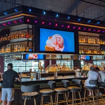 Puttshack - Inside. Main bar. - Mini Golf Near Me - Dunwoody, Georgia