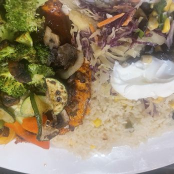 El Fogon - Marinated Chicken Breast with mole, broccoli, white rice and chopped veggies - Mexican Near Me - West Des Moines, Iowa El Fogon - Marinated Chicken Breast with mole, broccoli, white rice and chopped veggies - Mexican Near Me - West Des Moines, Iowa