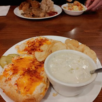 Tanaka Saimin - Crab melt with kettle chips and clam chowder. - Japanese Near Me - Honolulu, Hawaii Tanaka Saimin - Crab melt with kettle chips and clam chowder. - Japanese Near Me - Honolulu, Hawaii