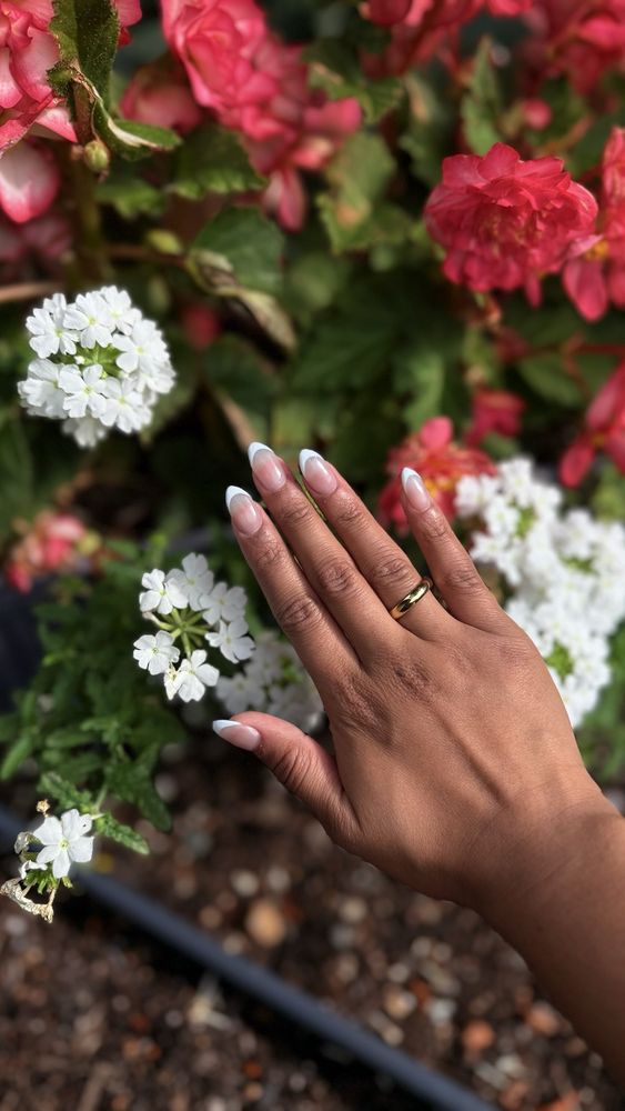 French Nail Logo