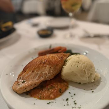 Sabor & Sazon - Salmon in basil mandarin sauce - Italian Near Me - Paso Robles, California Sabor & Sazon - Salmon in basil mandarin sauce - Italian Near Me - Paso Robles, California