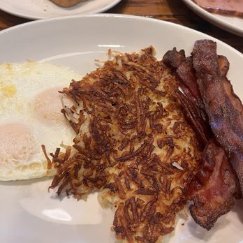 Frisco Diner - Hash brown, over easy egg, bacon - Breakfast & Brunch Near Me - Frisco, Texas