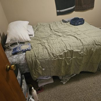 Next Step Moving - Queen size mattress and base - Movers Near Me - Eau Claire, Wisconsin Next Step Moving - Queen size mattress and base - Movers Near Me - Eau Claire, Wisconsin
