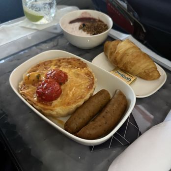 Delta Air Lines - Husband had the quiche and sausage breakfast - Airlines Near Me - Phoenix, Arizona Delta Air Lines - Husband had the quiche and sausage breakfast - Airlines Near Me - Phoenix, Arizona