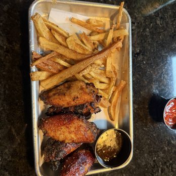 The General Public - The chicken wings were smoked & grilled. These wings as a 10 out of 10..... - Caterers Near Me - Norfolk, Virginia The General Public - The chicken wings were smoked & grilled. These wings as a 10 out of 10..... - Caterers Near Me - Norfolk, Virginia