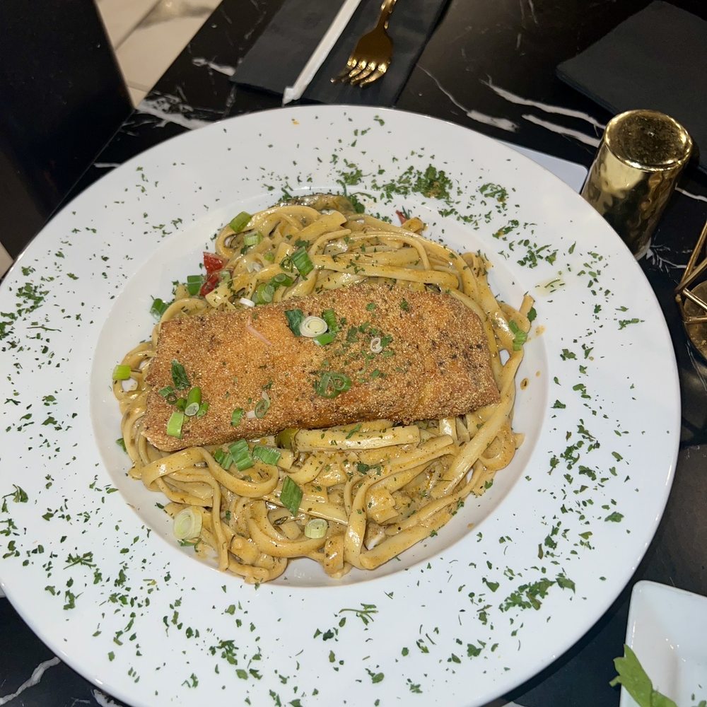 Soulé - Jerk salmon pasta - Soul Food Near Me - Chicago, Illinois Soulé - Jerk salmon pasta - Soul Food Near Me - Chicago, Illinois