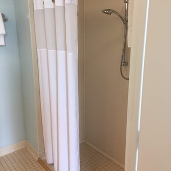 River Hotel - Shower - Hotels Near Me - Chicago, Illinois