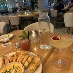 Hot Baked Crab Dip, Porn star martini, & blackberry bramble