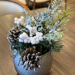 Triple Creek Kitchen & Spirits - Christmas ambience!