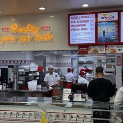 In-N-Out Burger - Pick up your burger & fries when they call your order numbet