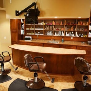 Cura Salon - Nail Salons Near Me - Sparta, Wisconsin