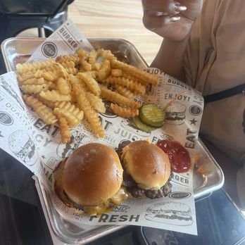 LA Burgers & Daiquiris - Beef Sliders (3) - Cajun/Creole Near Me - Houston, Texas LA Burgers & Daiquiris - Beef Sliders (3) - Cajun/Creole Near Me - Houston, Texas