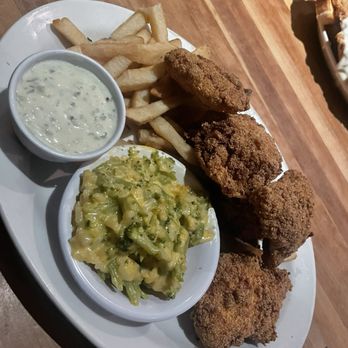 Cheddar's Scratch Kitchen - Cornmeal White Fish Platter, Broccoli Cheese Casserole, French Fries - American Near Me - Slidell, Louisiana