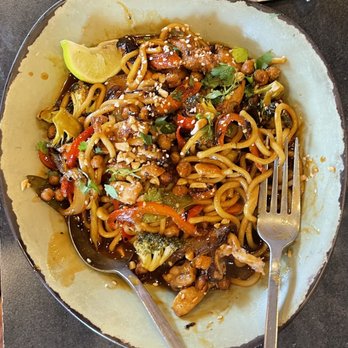 Finley's Tap House - My brother had the Thai Chicken Sauté and loved it! - American Near Me - Springfield, Illinois
