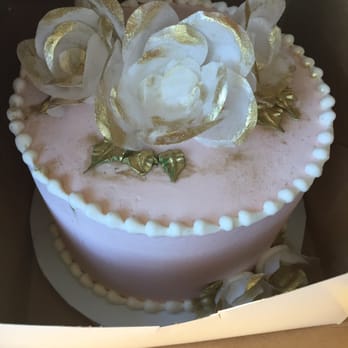 The Batter Up Bakery - Cake we got from Batter Up for my sisters bridal shower - Desserts Near Me - Temecula, California