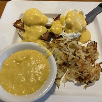 Flashback Diner - Eggs Benedict W home fries. - Diners Near Me - Hallandale Beach, Florida