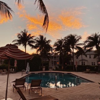 Tranquility Bay Beachfront Resort - Sunset at the tranquility adult pool - Resorts Near Me - Marathon, Florida Tranquility Bay Beachfront Resort - Sunset at the tranquility adult pool - Resorts Near Me - Marathon, Florida