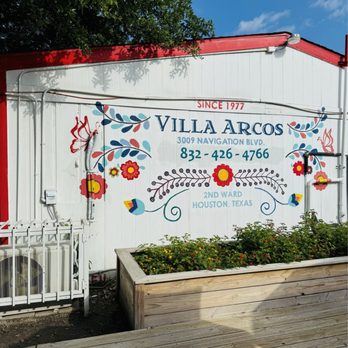 Villa Arcos - Patio seating - Mexican Near Me - Houston, Texas Villa Arcos - Patio seating - Mexican Near Me - Houston, Texas