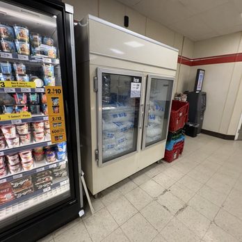 7-Eleven - Bagged ice cooler - Convenience Stores Near Me - La Grange, Illinois 7-Eleven - Bagged ice cooler - Convenience Stores Near Me - La Grange, Illinois