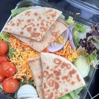 Perry’s Place - Garden Salad - Breakfast & Brunch Near Me - Anaheim, California