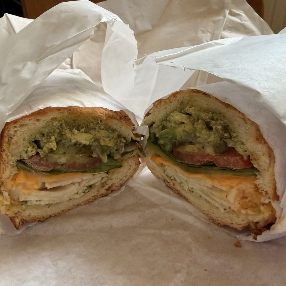 Lou's Cafe - Chicken Pesto - Breakfast & Brunch Near Me - San Francisco, California