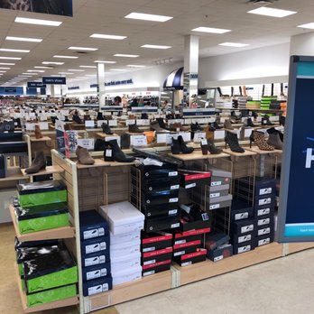 Marshalls - Department Stores Near Me - Enfield, Connecticut