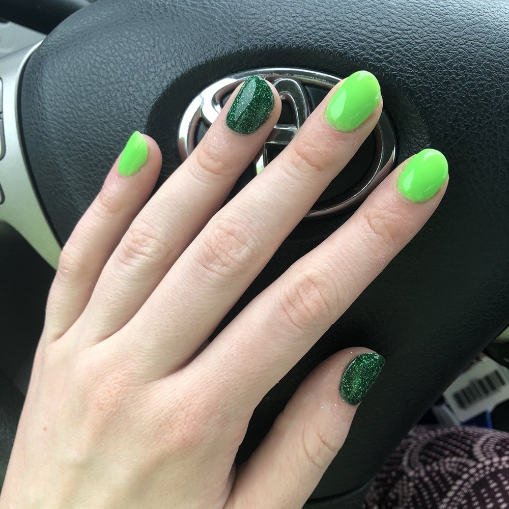 Platinum Nails - St. Patrick's day Dip manicure - Nail Salons Near Me - Beavercreek, Ohio Platinum Nails - St. Patrick's day Dip manicure - Nail Salons Near Me - Beavercreek, Ohio