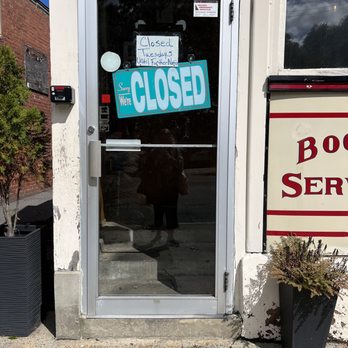 Deb's Diner - a closed sign on the door - Breakfast & Brunch Near Me - Salem, Massachusetts